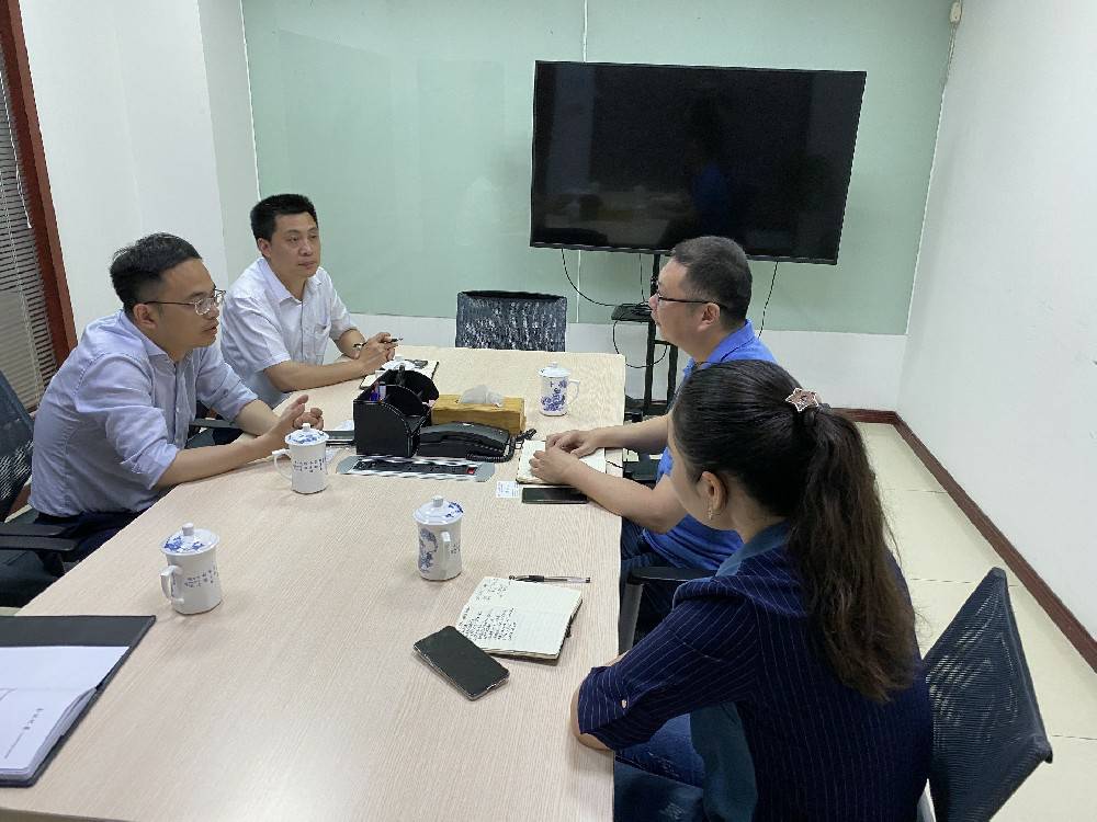无锡市工信局领导来开云手机站官方版网站登录入口-开云(中国)科技开展“三联三解”活动